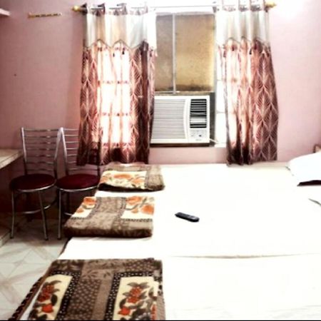Hotel P N Ganga Benares Buitenkant foto